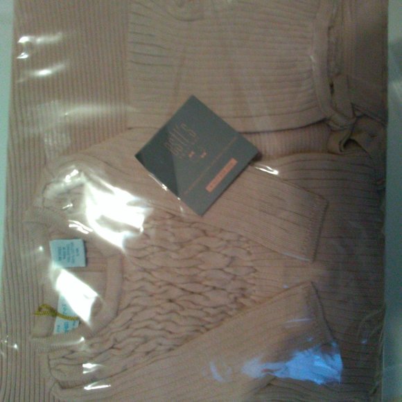 Knit baby footie, blanket, and bonnet. All the same fabric. Size 3/6 months. - Picture 2 of 2